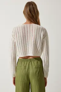 Happiness İstanbul Women Ecru Cellular Knitwear Bolero Cardigan - Image 4