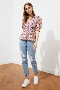 TRENDYOLMİLLA Multicolored Weaving Balloon Sleeve V-neck Floral Shirt - Image 3