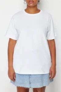 Trendyol Curve White Boyfriend Fit Yanda Snap Snap Detailed 100% Cotton Knitting Plus Size T-Shirt - Image 4