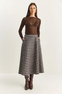 Bianco Lucci Women's Plaid Patterned A-Line Long Skirt with Pocket Detail - Image 2