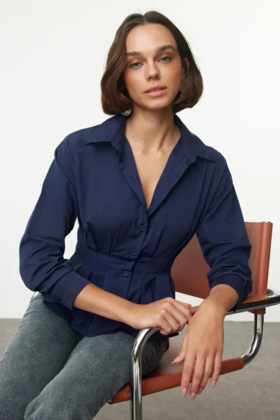 TRENDYOLMİLLA Dark Navy Fitted/Bele Oturan Weaving Shirt