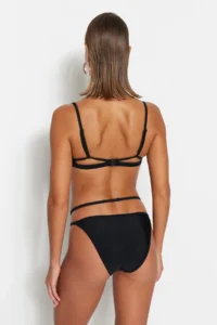 TRENDYOLMİLLA Black Piped Normal Hem Bikini Bottom - Image 6