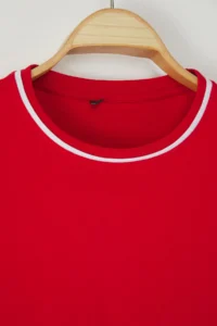 Trendyol Curve Red Crew Neck Biye Detailed Basic Plus Size T-Shirt - Image 7