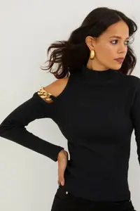 Cool & Sexy Women's Black Open Shoulders Chain Knitwear Blouse - Image 3
