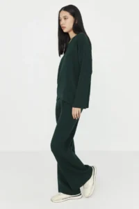 TRENDYOLMİLLA Emerald Green Wide Pattern Basic Corduroy Knitwear Top and Bottom Set - Image 2