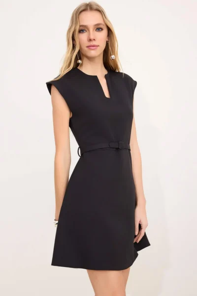 TRENDYOLMiLLA Black Arched Skirt Opened at Waist Mini Flexible Weaving Dress