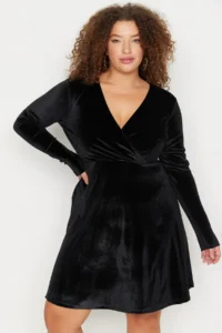 Trendyol Curve Black Double breasted Yaka Velvet Knitting Dress - Image 3