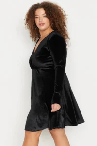 Trendyol Curve Black Double breasted Yaka Velvet Knitting Dress - Image 4