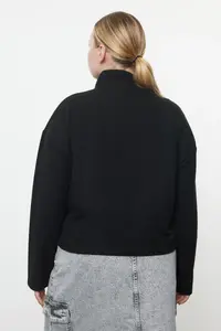 Trendyol Curve Black Thessaloniki/Knitwear look Zippered Collar Regular/Normal Pattern Knitting Sweatshirt - Image 5