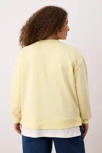 Trendyol Curve Yellow Thin Knitting Plus Size Sweatshirt with T-Shirt Outer Look - Image 4