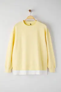 Trendyol Curve Yellow Thin Knitting Plus Size Sweatshirt with T-Shirt Outer Look - Image 5
