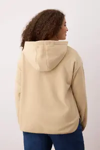 Trendyol Curve Beige Hooded Thick Fleece Knitting Plus Size Sweatshirt - Image 4