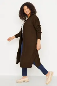 Trendyol Curve Brown Oversized/Bol Cut Knitwear Cardigan - Image 3