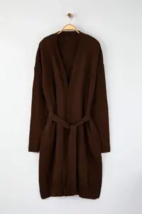 Trendyol Curve Brown Oversized/Bol Cut Knitwear Cardigan - Image 7