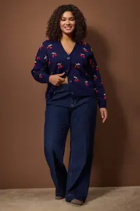 Trendyol Curve Navy Blue Cherry Patterned V-neck Crop Knitwear Cardigan