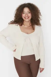 Trendyol Curve Beige V-neck Binding Detailed Thin Knitwear Cardigan&Tank Top Set - Image 6