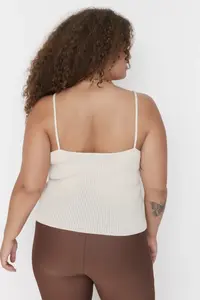 Trendyol Curve Beige V-neck Binding Detailed Thin Knitwear Cardigan&Tank Top Set - Image 7