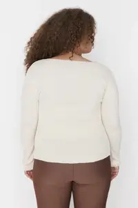 Trendyol Curve Beige V-neck Binding Detailed Thin Knitwear Cardigan&Tank Top Set - Image 8