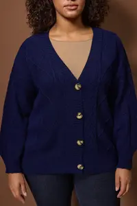 Trendyol Curve Navy Blue Hair Knitting Detailed V-neck buttoned Knitwear Cardigan - Image 3