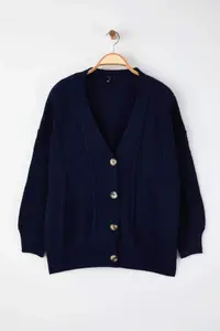 Trendyol Curve Navy Blue Hair Knitting Detailed V-neck buttoned Knitwear Cardigan - Image 5