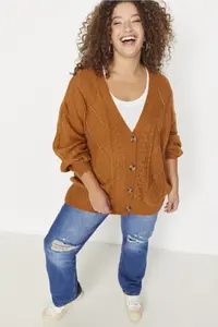 Trendyol Curve Tan Hair Knitting Detailed V-neck buttoned Knitwear Cardigan - Image 3