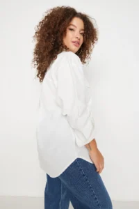 Trendyol Curve Ecru Cotton Long Sleeve double pocket Skirt slit Poplin Weaving Plus Size Shirt - Image 4