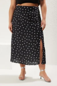 Trendyol Curve Black Heart Patterned Slit Unlined Midi/Middle Size Viscose Weaving Skirt - Image 3