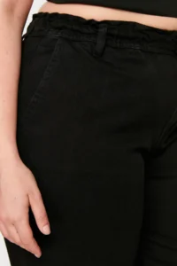 Trendyol Curve Black High Waist Hem Detailed 100% Cotton with pocket Mom Fit plus size jeans - Image 5
