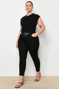 Trendyol Curve Solmayan Black High Waist Flexible/Stretch Plus Size skinny jeans - Image 2