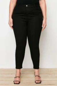 Trendyol Curve Solmayan Black High Waist Flexible/Stretch Plus Size skinny jeans - Image 4