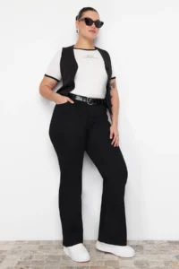 Trendyol Curve Black High Waist Flexible Material flared leg Flare Fit plus size jeans - Image 3