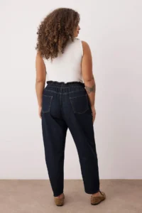 Trendyol Curve Dark Blue High Waist Elastic Waist 100% Cotton Plus Size Mom jeans - Image 4