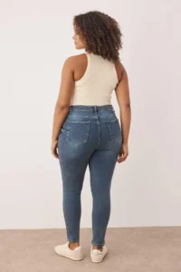 Trendyol Curve Mavi High Waist Flexible/Stretch Plus Size skinny jeans - Image 4