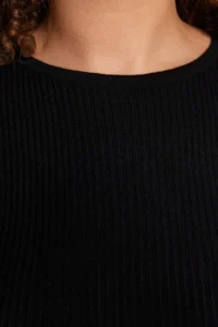 Trendyol Curve Black Stripe Detailed Ribbed Knit Dress - Image 4