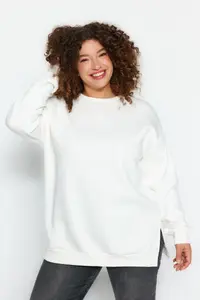 Trendyol Curve Ecru Thick Fleece Inside Slit Oversized/Large Cut Knitting Plus Size Sweatshirt - Image 2