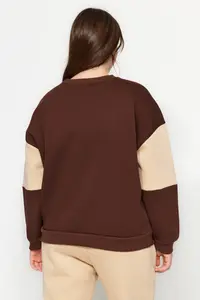 Trendyol Curve Brown Thick Embroidery Detailed Knitting Plus Size Sweatshirt - Image 5