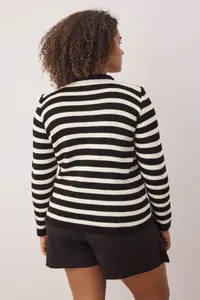 Trendyol Curve Black-White Striped Jacket Look Knitwear Cardigan - Image 4