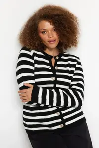 Trendyol Curve Black-White Striped Jacket Look Knitwear Cardigan - Image 5