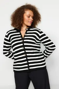 Trendyol Curve Black-White Striped Jacket Look Knitwear Cardigan - Image 8