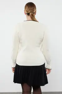 Trendyol Curve Cream Gold Button Detailed Striped Knitwear Cardigan - Image 5