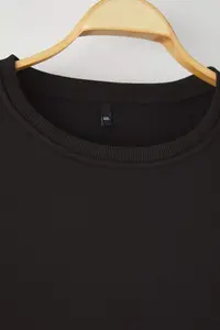 Trendyol Curve Black Oversized/Comfortable Cut Basic Crew Neck Thick/Fleece-lined Knitting Sweatshirt - Image 6