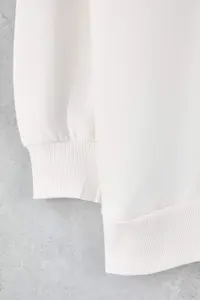 Trendyol Curve White Oversized/Large Cut Basic Crew Neck Thick/Fleece-lined Knitting Sweatshirt - Image 6