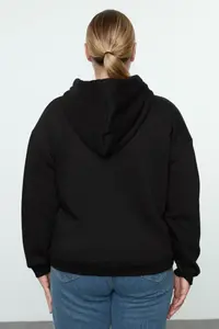 Trendyol Curve Black Hooded With Fleece Inside and Zippered Front Plus Size Knitting Sweatshirt - Image 5