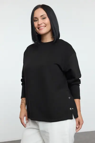 Trendyol Curve Black Snap Snap Button Detailed Regular/Normal Pattern Knitting Plus Size Sweatshirt
