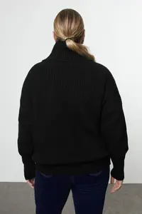 Trendyol Curve Black Turndown collar Zippered Knitwear Cardigan - Image 10