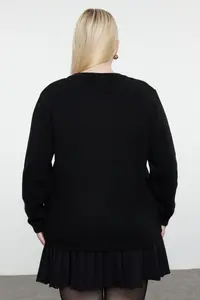 Trendyol Curve Black Crew Neck buttoned Knitwear Cardigan - Image 5