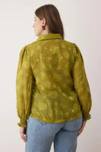 Trendyol Curve Green Floral Kol Ucu Gipelli Transparan Weaving Plus Size Shirt - Image 4