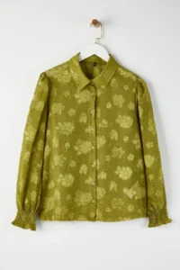 Trendyol Curve Green Floral Kol Ucu Gipelli Transparan Weaving Plus Size Shirt - Image 5