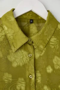 Trendyol Curve Green Floral Kol Ucu Gipelli Transparan Weaving Plus Size Shirt - Image 7