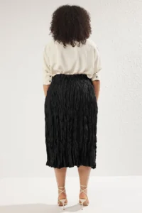 Trendyol Curve Black Wrinkled Look Weaving Midi Plus Size Skirt - Image 5